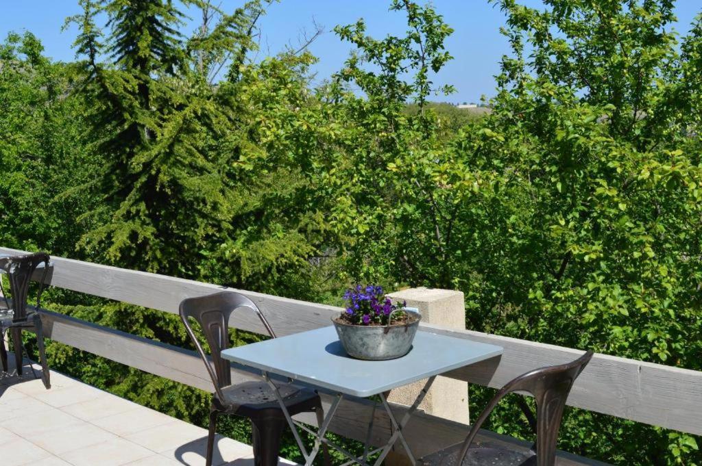 Casa Marta : Suites, Terrasses Et Vue Panoramique Турнон-сюр-Рон Экстерьер фото